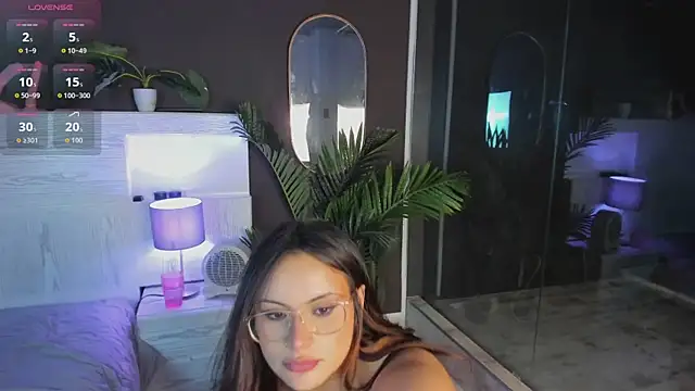 Mia noiir online show from July 15, 3:56 am