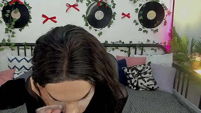 MadisonEsprit online show from March 3, 3:12 am