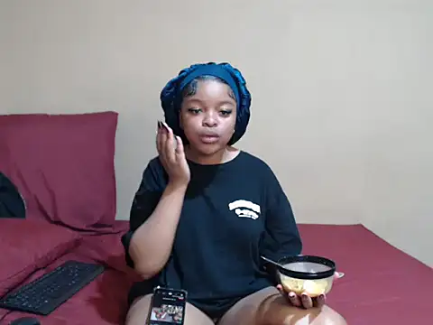Snapshot of KinkyPxx chatting on June 4, 5:13 am KinkyPxx online show from June 4, 5:13 am