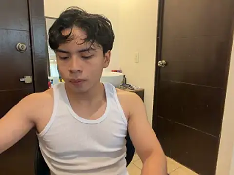 Snapshot of BentoBoxxx chatting on May 20, 9:32 pm BentoBoxxx online show from May 20, 9:32 pm