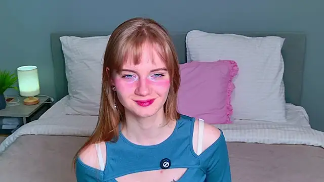 ElfieWhite online show from May 12, 6:27 pm