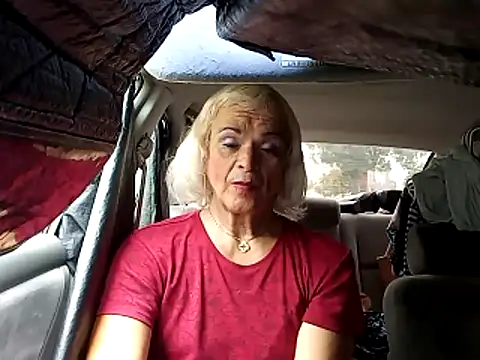 dustbunny64 online show from May 24, 5:51 pm