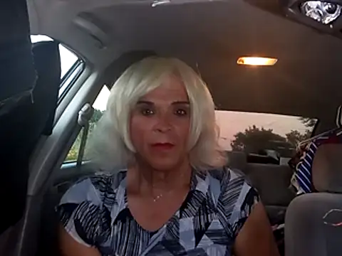 dustbunny64 online show from July 8, 3:11 am