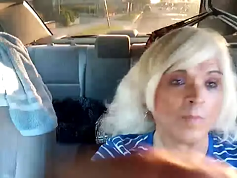 dustbunny64 online show from July 18, 2:27 am