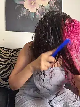 Snapshot of VelvetVixen_735 chatting on July 26, 12:12 pm VelvetVixen 735 online show from July 26, 12:12 pm