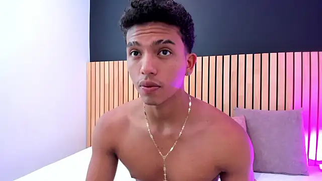 jhoystrong  online show from February 28, 7:59 pm