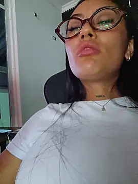 Snapshot of Roma_xxx chatting on May 10, 8:58 pm Roma xxx online show from May 10, 8:58 pm