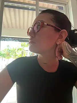 Snapshot of Roma_xxx chatting on May 31, 5:20 pm Roma xxx online show from May 31, 5:20 pm