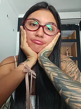 Snapshot of Roma_xxx chatting on June 6, 8:13 pm Roma xxx online show from June 6, 8:13 pm