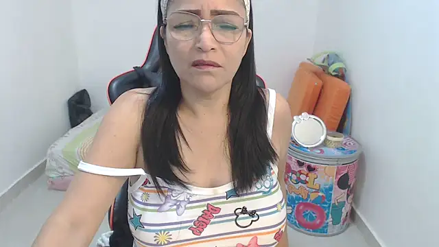 Snapshot of vintoria_1 chatting on August 4, 4:59 am vintoria 1 online show from August 4, 4:59 am