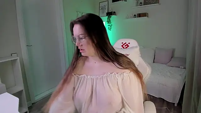 Laura CollinsS online show from March 14, 12:50 am