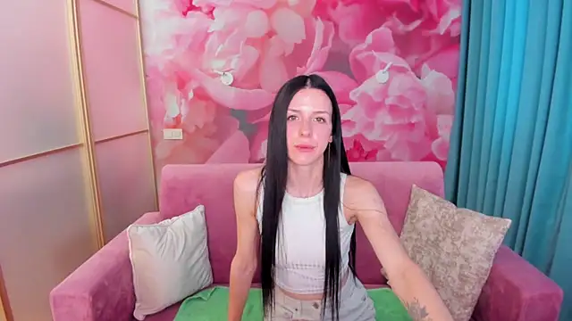 NoirDiva online show from June 17, 5:54 am