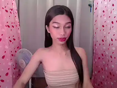 Snapshot of katrina_bigcock69 chatting on March 24, 10:48 pm katrina bigcock69 online show from March 24, 10:48 pm