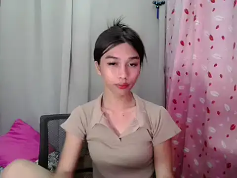 Snapshot of katrina_bigcock69 chatting on April 8, 2:11 am katrina bigcock69 online show from April 8, 2:11 am