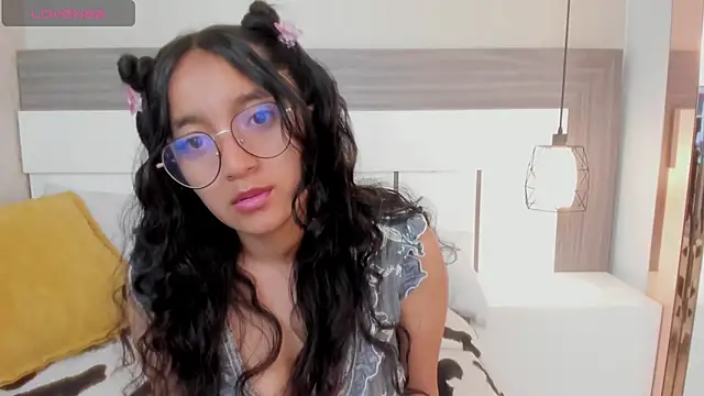 Emilyblussh online show from February 24, 6:50 pm