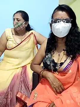 Snapshot of Kannadasexywifes chatting on April 15, 6:53 am Kannadasexywifes online show from April 15, 6:53 am