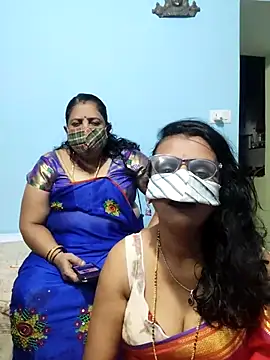 Snapshot of Kannadasexywifes chatting on April 29, 5:52 pm Kannadasexywifes online show from April 29, 5:52 pm