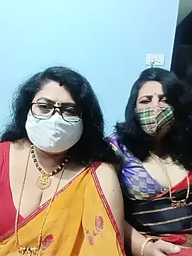 Snapshot of Kannadasexywifes chatting on May 14, 12:28 am Kannadasexywifes online show from May 14, 12:28 am