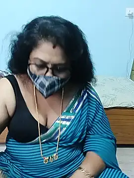 Snapshot of Kannadasexywifes chatting on May 14, 12:34 pm Kannadasexywifes online show from May 14, 12:34 pm