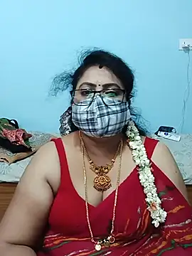 Snapshot of Kannadasexywifes chatting on May 17, 11:39 am Kannadasexywifes online show from May 17, 11:39 am