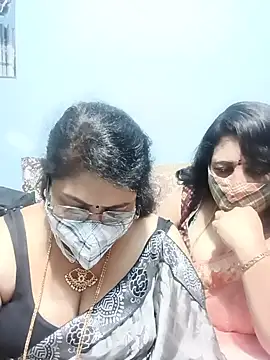 Snapshot of Kannadasexywifes chatting on May 22, 3:17 pm Kannadasexywifes online show from May 22, 3:17 pm