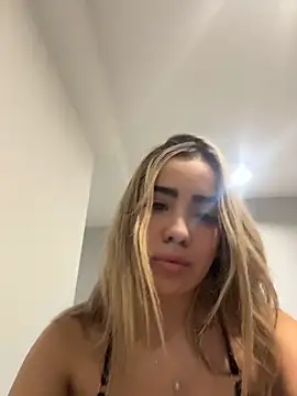 bellabarbiex online show from April 30, 10:47 pm