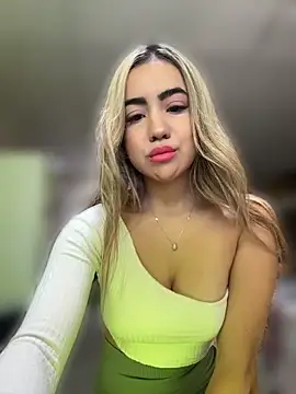 bellabarbiex online show from May 4, 2:46 pm