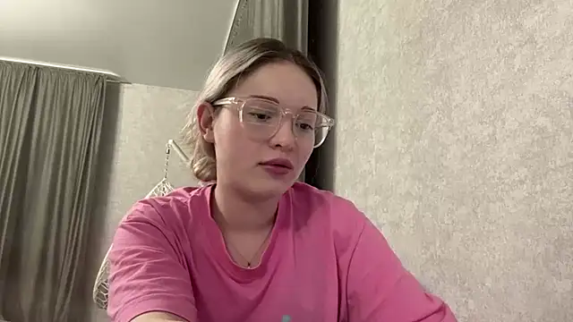 Linaceleste online show from February 25, 2:05 pm