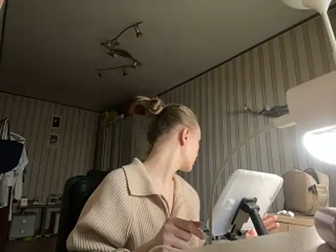 melissashineee online show from March 10, 8:30 am