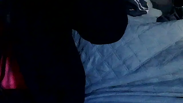 luanahot1 online show from April 26, 10:02 am