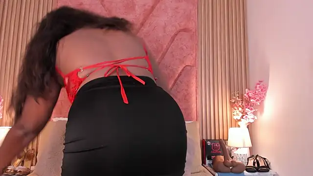 DanielaLeroy online show from May 7, 3:39 pm