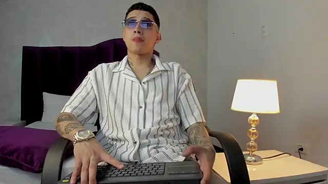 JoshBeech online show from March 16, 1:15 pm