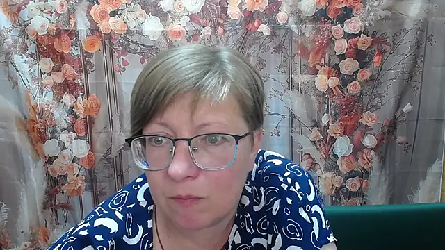 Snapshot of RadaChudna chatting on July 4, 5:19 pm RadaChudna online show from July 4, 5:19 pm