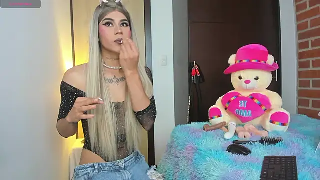 alisoondrean  online show from February 22, 1:20 pm