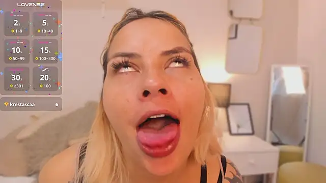 ScarleetBunny online show from March 7, 11:18 am