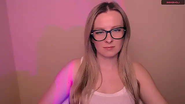 AnnePeach online show from March 4, 5:52 pm