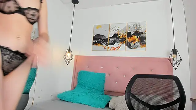 kiara  white1 online show from February 18, 10:06 pm