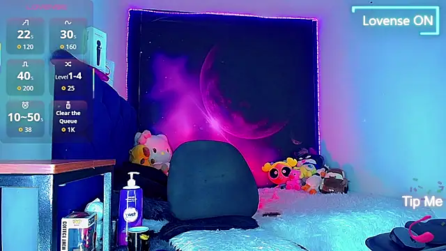 Snapshot of ThaliGirl21 chatting on May 22, 11:21 pm ThaliGirl21 online show from May 22, 11:21 pm