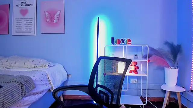 NaeniaDemon  online show from March 7, 3:36 am