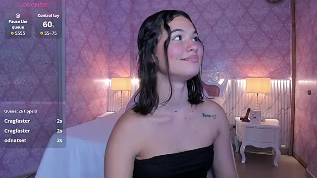 babysophie18  online show from March 5, 12:17 am