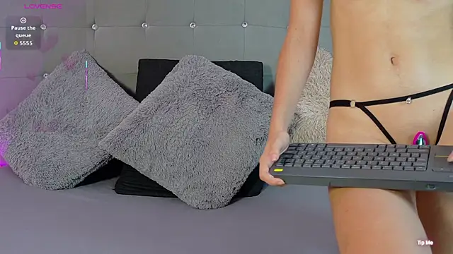 Snapshot of Ivy_Heat chatting on June 3, 1:19 am Ivy Heat online show from June 3, 1:19 am