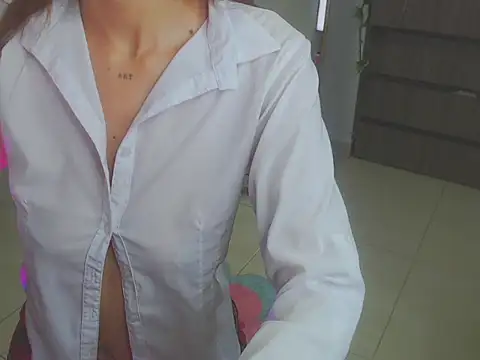 Mis Cersi online show from February 15, 7:10 pm