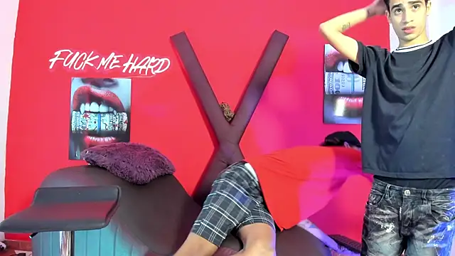 GREEN BOYS online show from February 25, 7:18 am