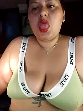 Snapshot of chanelxoxo18 chatting on March 20, 11:04 am chanelxoxo18 online show from March 20, 11:04 am