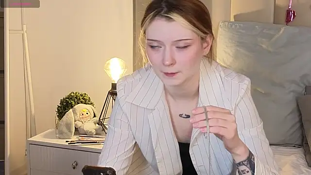 AlyssFrost online show from February 18, 4:03 pm