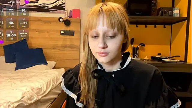 TriciaHartery online show from March 7, 3:09 pm