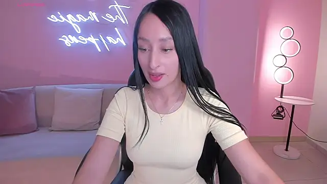 AmaraDivine online show from May 17, 11:34 pm