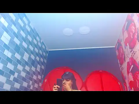 charlottxjuless online show from February 19, 2:02 pm