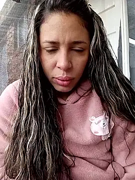 kiki milu online show from April 22, 1:34 pm