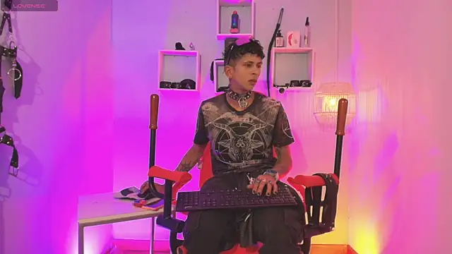 Maximoking26 online show from June 11, 3:37 am